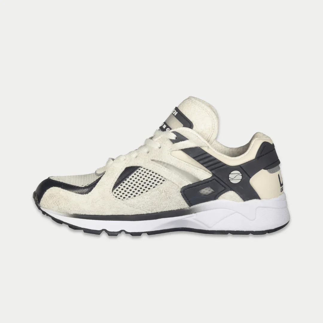 LA Gear Men's Catapult Light-Up Lowtop | White x Black - Image 4